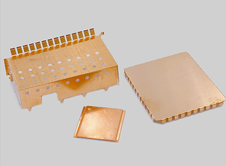 高功率芯片屏蔽罩优选皱铜或纯铜,薄料少孔兼顾屏蔽散热,借精密电磁结构实现空气通透，实现特定频段屏蔽。