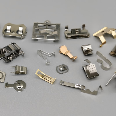 采用高强度高导电铍铜镀银基材，实现≤10mQ极低接触电阻，兼具优异抗电弧与耐磨损能力；优化触点形状并搭配多触点设计，确保插拔顺滑，接触稳定，满足超10000次插拔要求；通过盐雾，高低温循环测试，保障潮湿，盐雾等恶劣环境下的接触稳定性与耐腐蚀性。