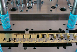 核心竞争力源于25年深耕的专业模具技术团队。模具是冲压工艺核心，我们凭借优选材料，精密设计（含模内应力分析）.慢走丝加工，结合SPC过程控制及IATF 16949/1SO13485体系保障，实现批量生产微米级公差控制与超长模具寿命。